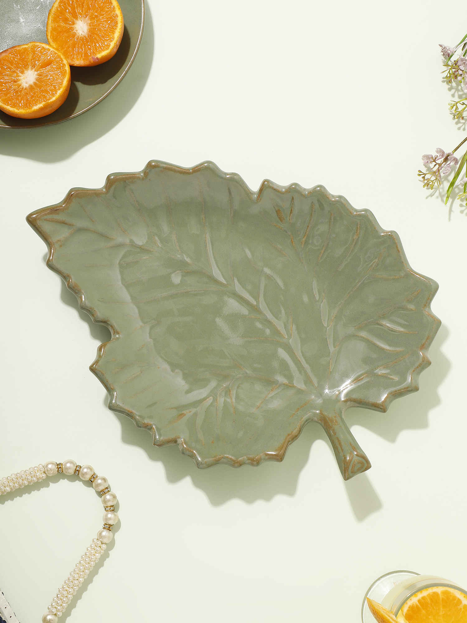 Old Leaf Platter Dark Green